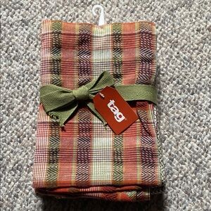 Tag Rustic Green and Brown Accents